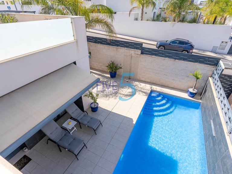 Villa for Sale in Alicante, Valencia 23