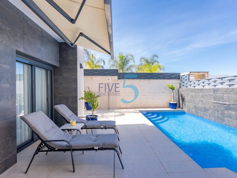 Villa for Sale in Alicante, Valencia 30