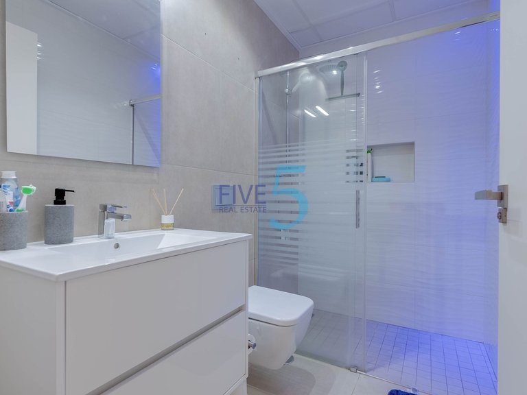 Villa for Sale in Alicante, Valencia 12