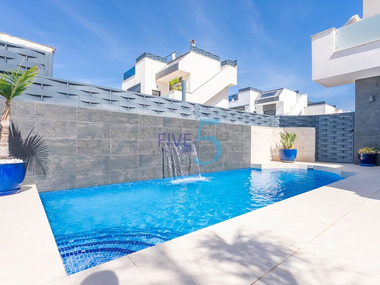 Villa for Sale in Alicante, Valencia 35