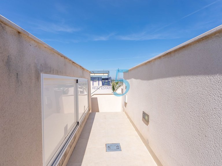 Villa for Sale in Alicante, Valencia 29