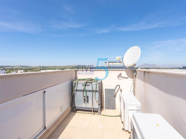 Villa for Sale in Alicante, Valencia 26