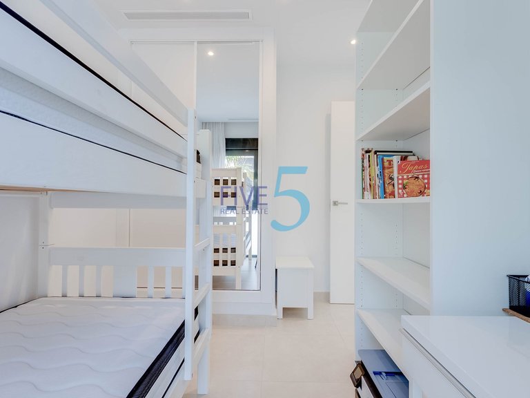 Villa for Sale in Alicante, Valencia 18