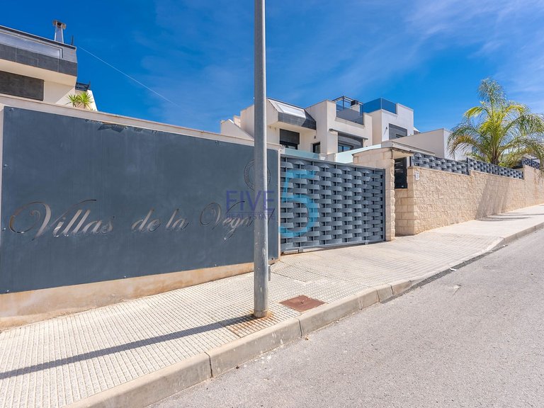 Villa for Sale in Alicante, Valencia 37