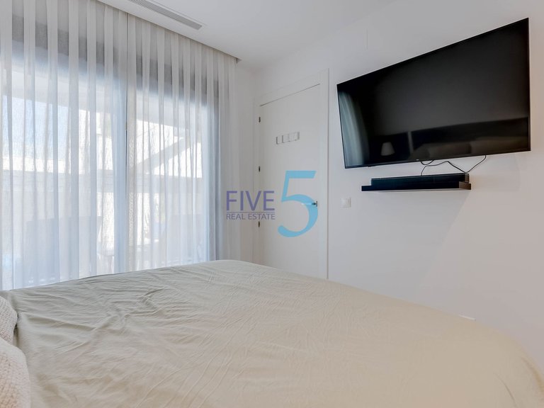 Villa for Sale in Alicante, Valencia 11