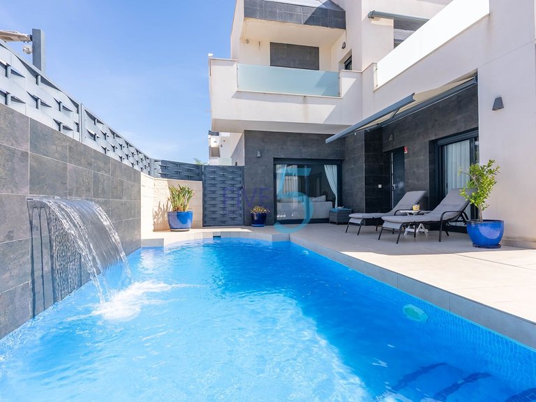 Villa for Sale in Alicante, Valencia 34