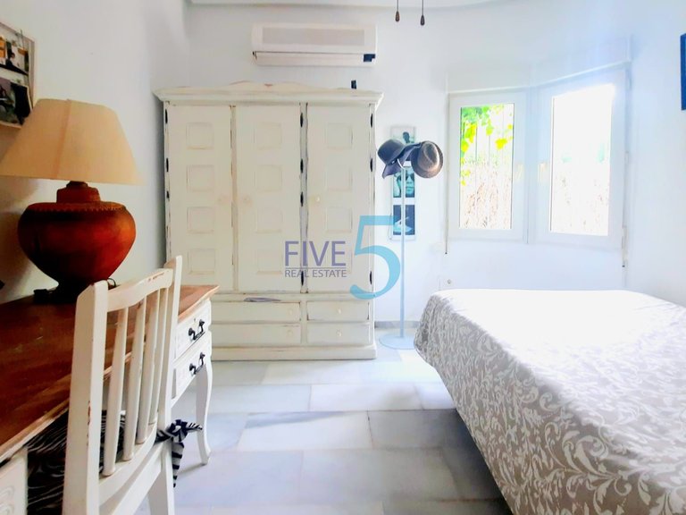 Villa for Sale in Alicante, Valencia 18