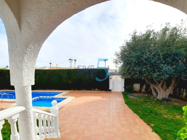 Villa for Sale in Alicante, Valencia 6