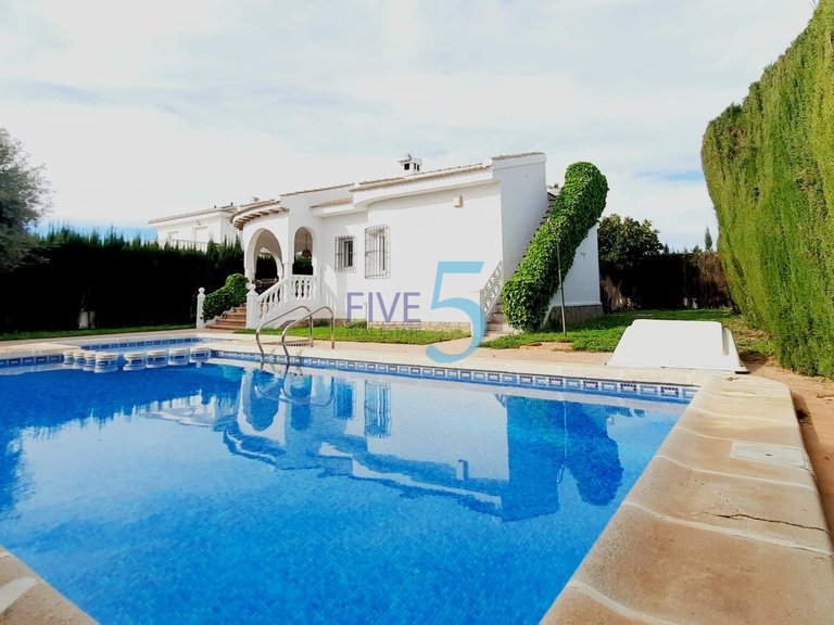 Villa for Sale in Alicante, Valencia 4