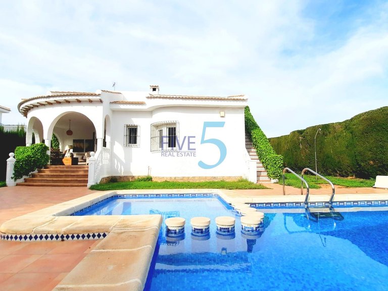 Villa for Sale in Alicante, Valencia 1