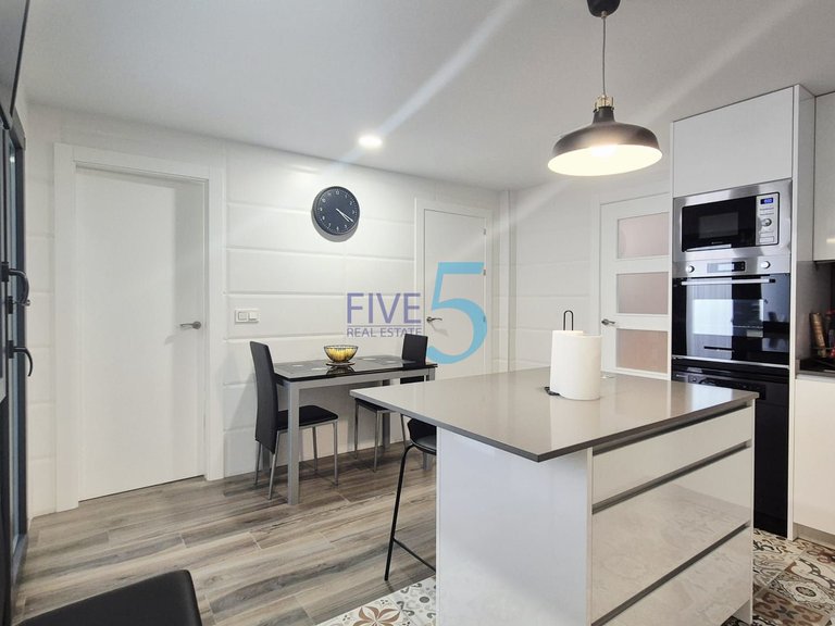 Penthouse for Sale in Alicante, Valencia 10