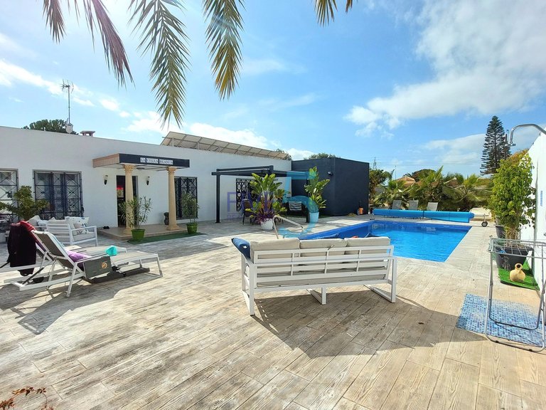 Villa for Sale in Alicante, Valencia 1