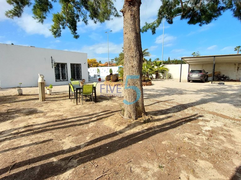 Villa for Sale in Alicante, Valencia 2