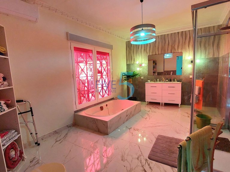 Villa for Sale in Alicante, Valencia 17