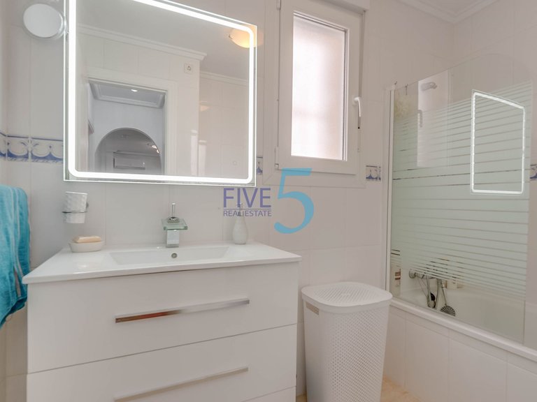 Apartment for Sale in Alicante, Valencia 12
