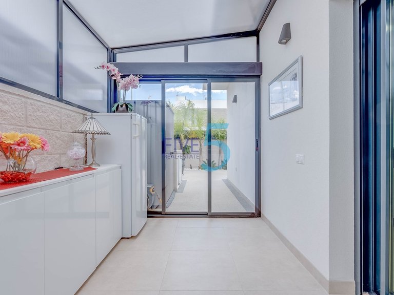 Villa for Sale in Alicante, Valencia 13