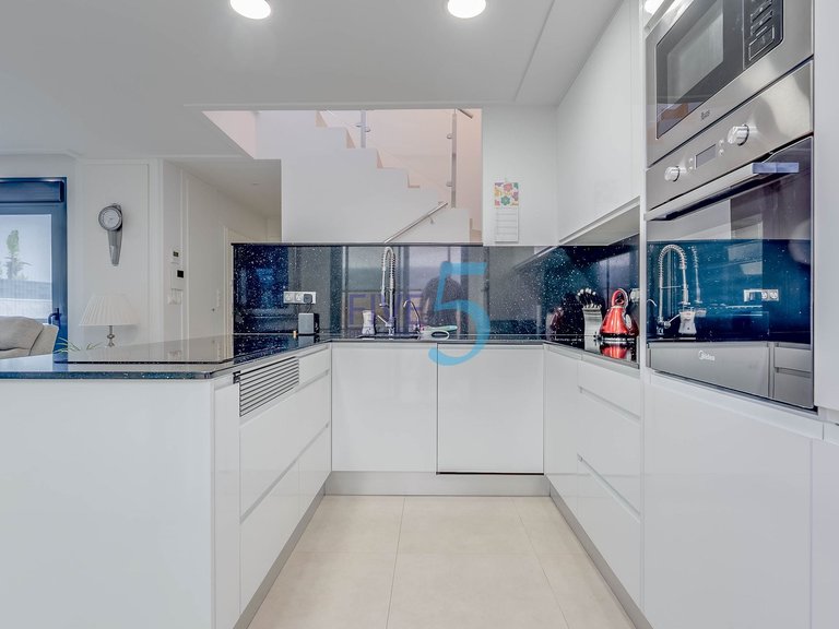 Villa for Sale in Alicante, Valencia 10