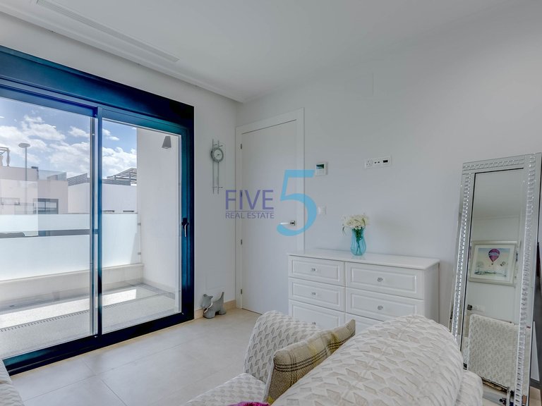 Villa for Sale in Alicante, Valencia 25