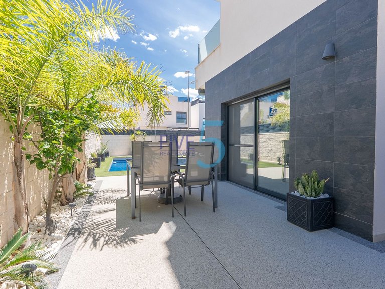 Villa for Sale in Alicante, Valencia 36