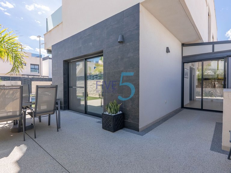 Villa for Sale in Alicante, Valencia 35