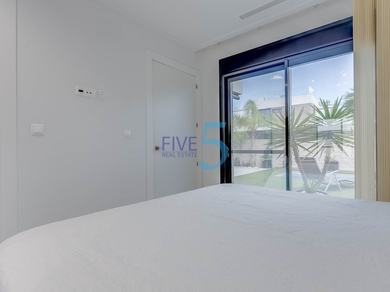 Villa for Sale in Alicante, Valencia 17