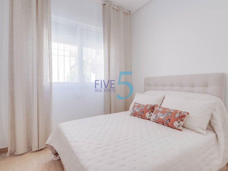 Villa for Sale in Alicante, Valencia 14