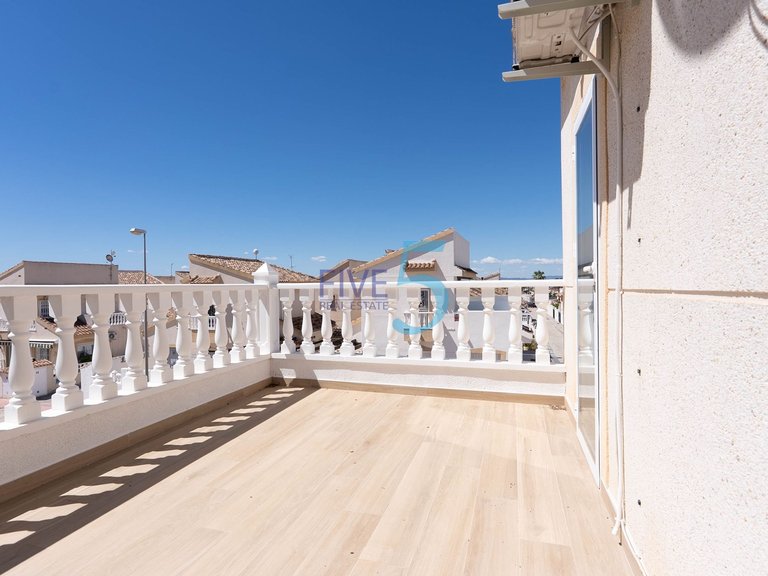 Villa for Sale in Alicante, Valencia 12