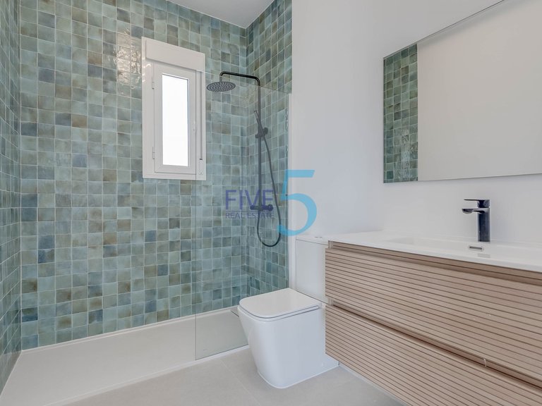 Villa for Sale in Alicante, Valencia 10