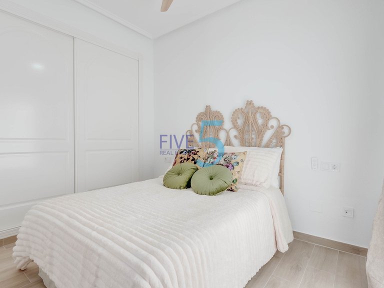 Villa for Sale in Alicante, Valencia 8
