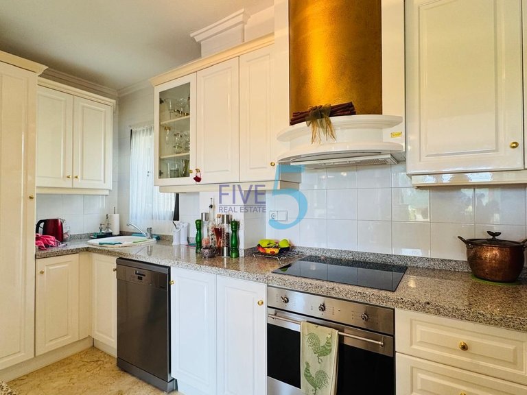 Apartment for Sale in Alicante, Valencia 4