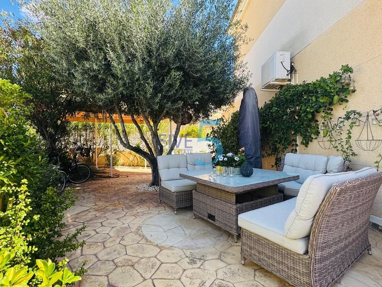 Villa for Sale in Alicante, Valencia 25