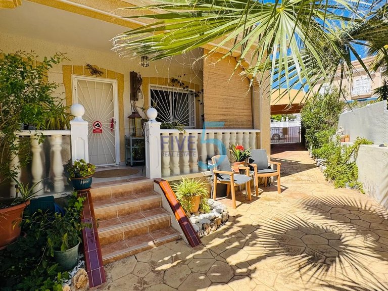 Villa for Sale in Alicante, Valencia 22