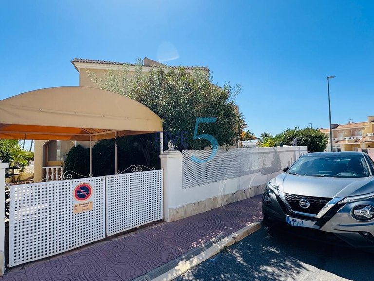 Villa for Sale in Alicante, Valencia 30