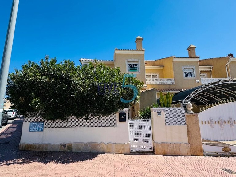 Villa for Sale in Alicante, Valencia 1