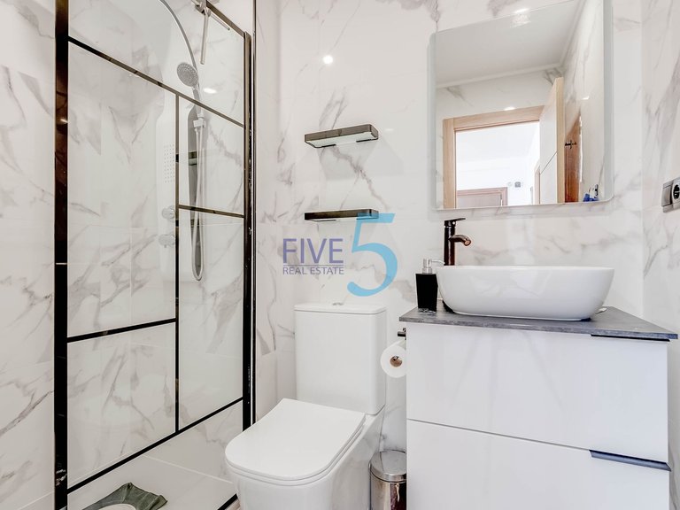 Apartment for Sale in Alicante, Valencia 12