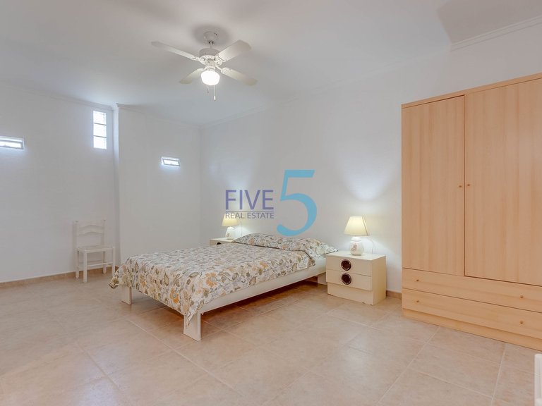Villa for Sale in Alicante, Valencia 23