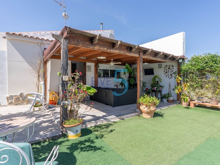 Villa for Sale in Alicante, Valencia 11