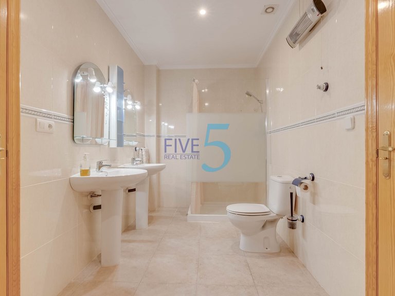 Villa for Sale in Alicante, Valencia 28