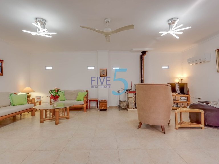 Villa for Sale in Alicante, Valencia 15