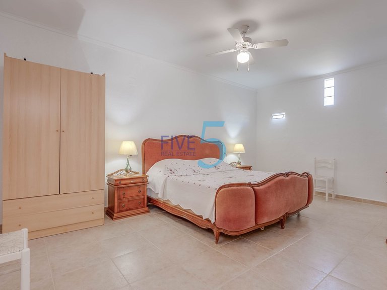 Villa for Sale in Alicante, Valencia 26