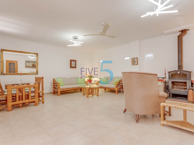 Villa for Sale in Alicante, Valencia 17