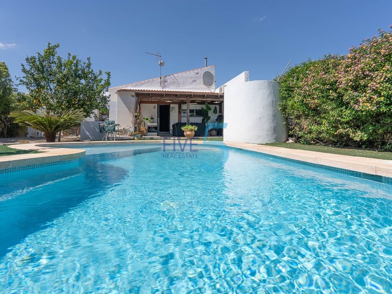 Villa for Sale in Alicante, Valencia 5