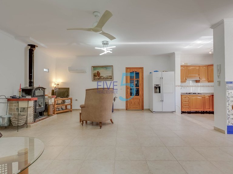 Villa for Sale in Alicante, Valencia 3