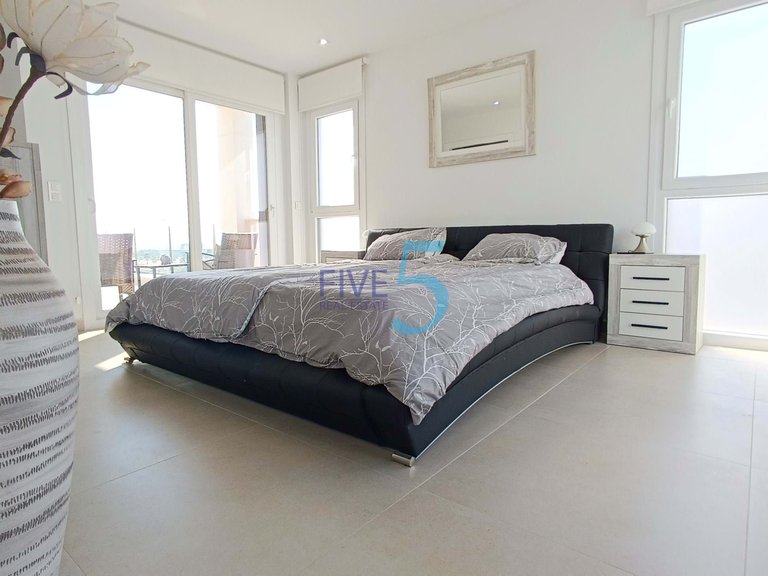 Villa for Sale in Alicante, Valencia 33