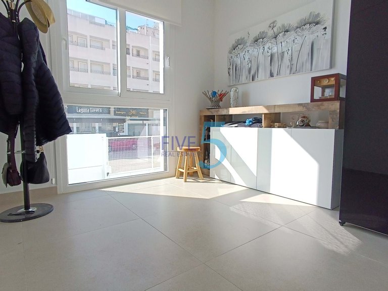 Villa for Sale in Alicante, Valencia 28