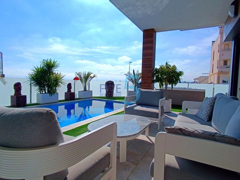 Villa for Sale in Alicante, Valencia 12