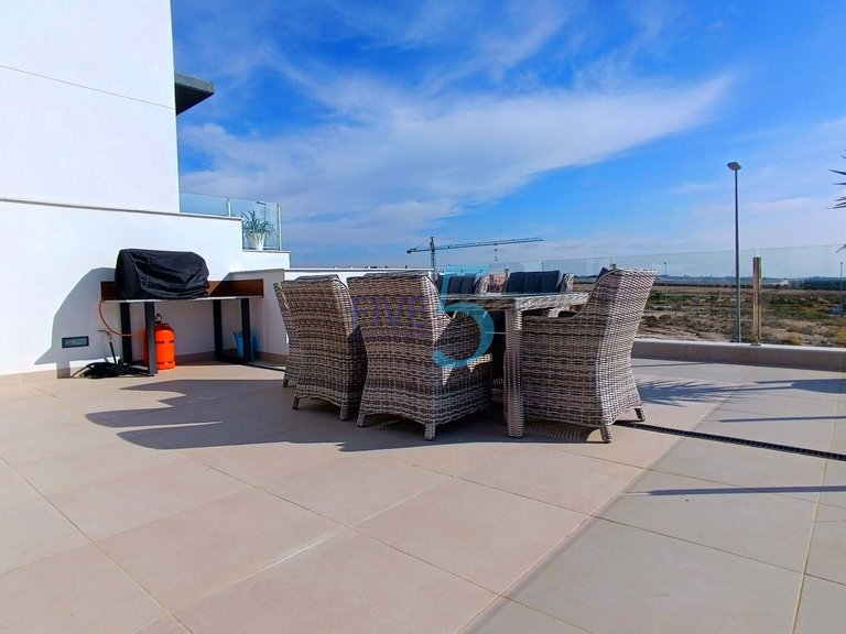 Villa for Sale in Alicante, Valencia 36