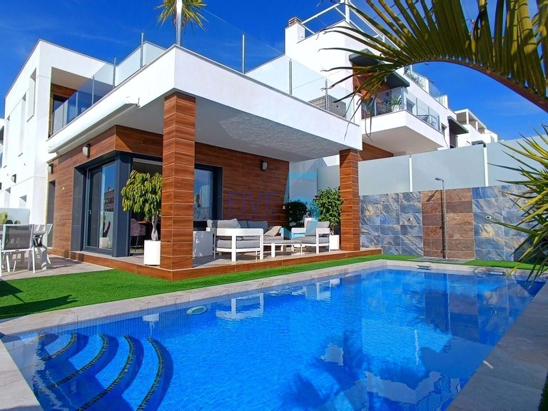 Villa for Sale in Alicante, Valencia 1