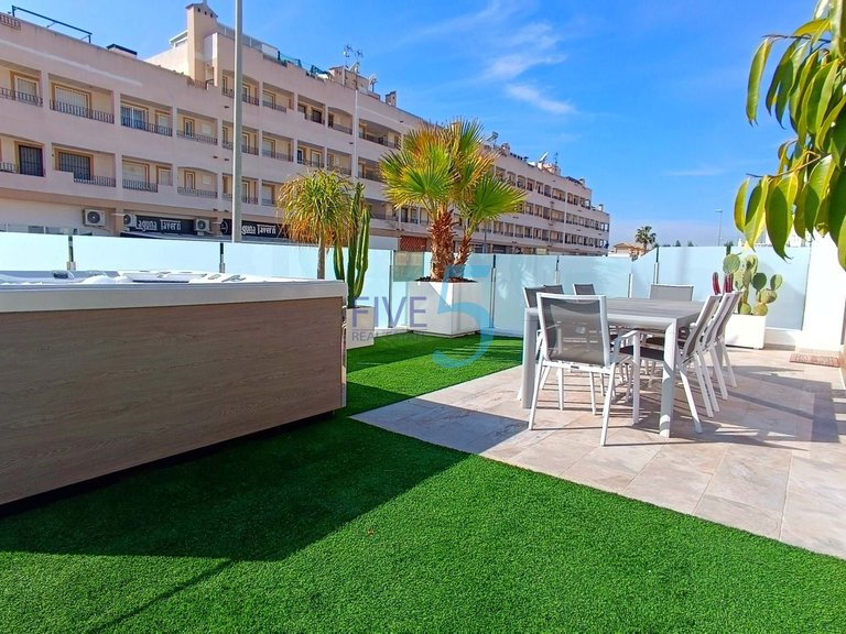 Villa for Sale in Alicante, Valencia 8