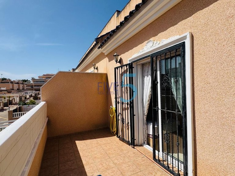 Villa for Sale in Alicante, Valencia 16
